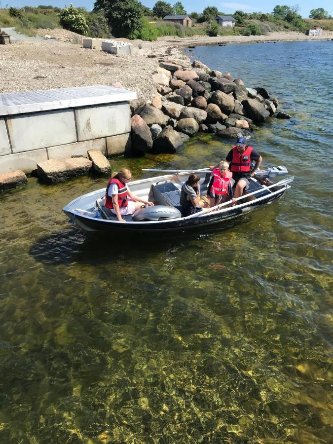 Stenkustens Hamn Borgholm Bagian luar foto
